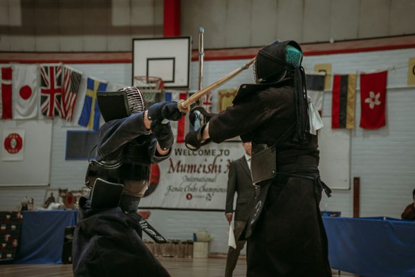 Comment la pratique du Kendo peut-elle améliorer la capacité de prise de décision chez les joueurs de basket?